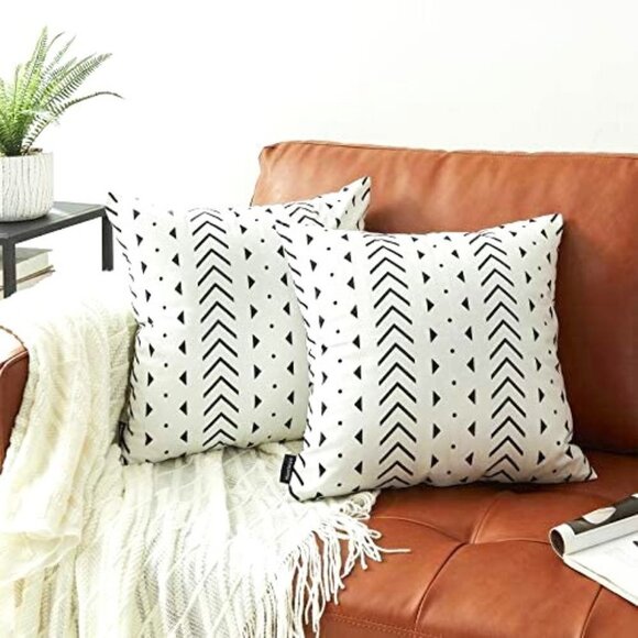 Other - BLACK & WHITE DECORATIVE AZTEC ACCENT PILLOW COVERS 2-PC SET  SIZE 20 x 20 NWT